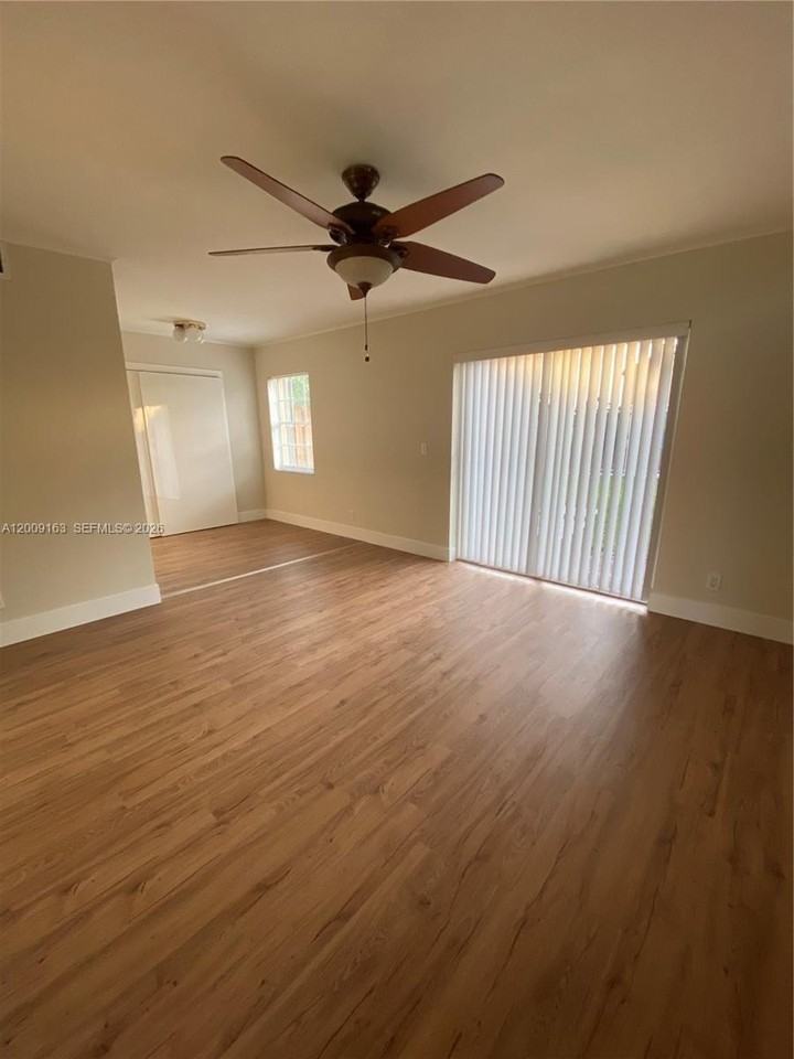 1835 Sw 81st Ave #3-13 - Photo 3 of 29
