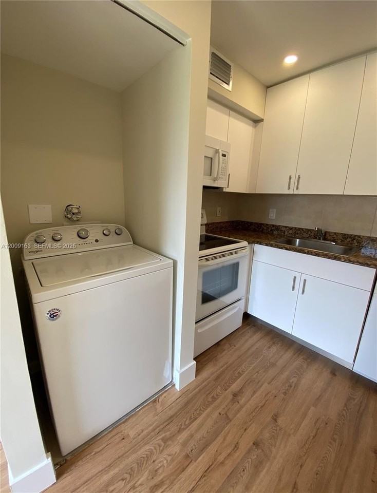 1835 Sw 81st Ave #3-13 - Photo 4 of 29