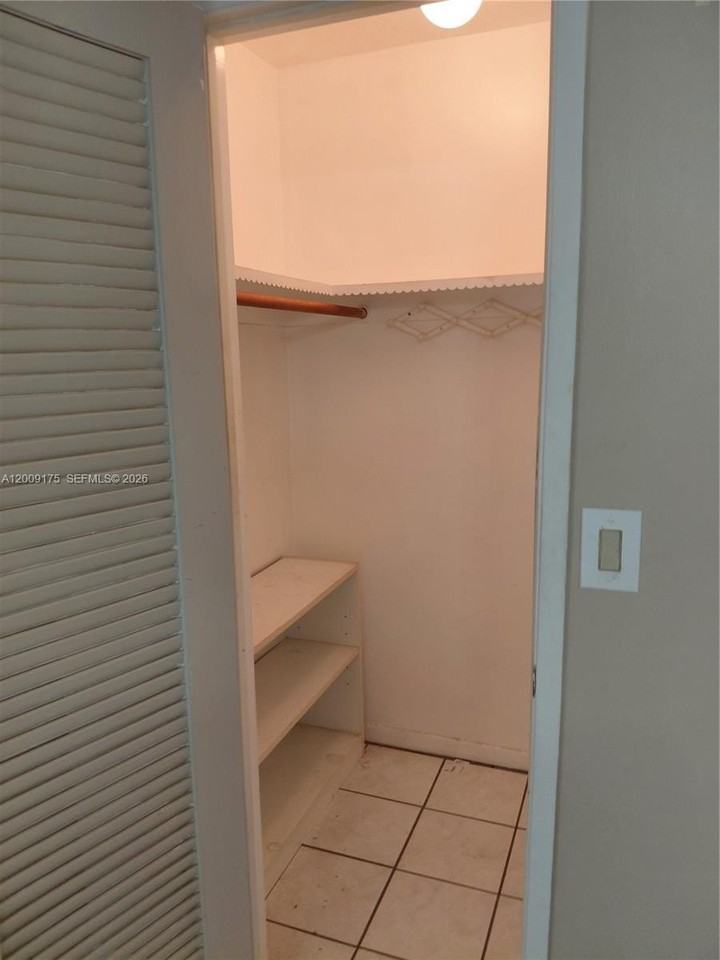 4047 Nw 16th St #109