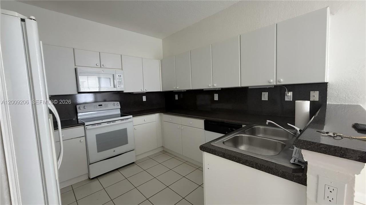 4435 Sw 160th Ave #214 - Photo 5 of 26