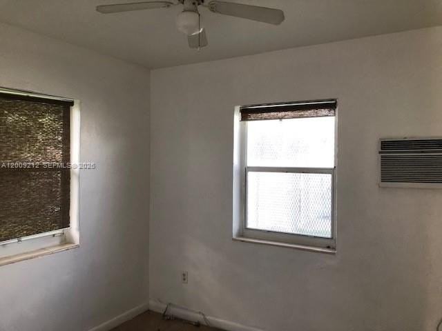 471 Sw 10th St #5 - Photo 3 of 10