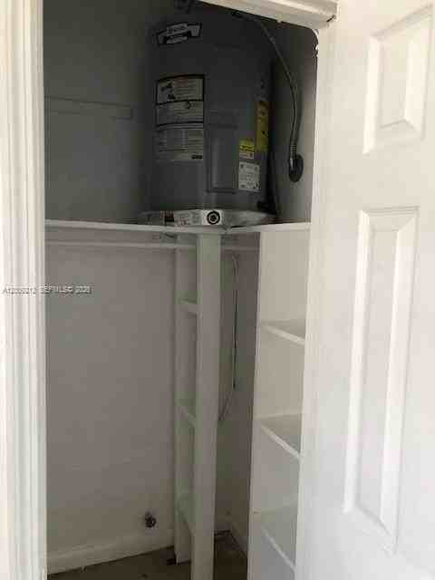 471 Sw 10th St #5 - Photo 5 of 10