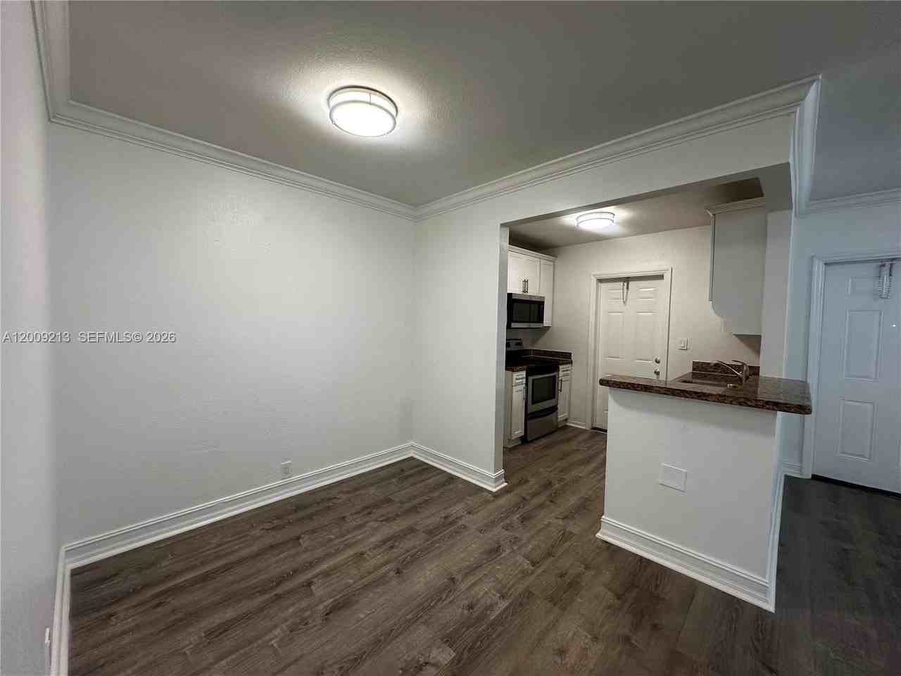 1400 Ne 56th St #103 - Photo 4 of 40