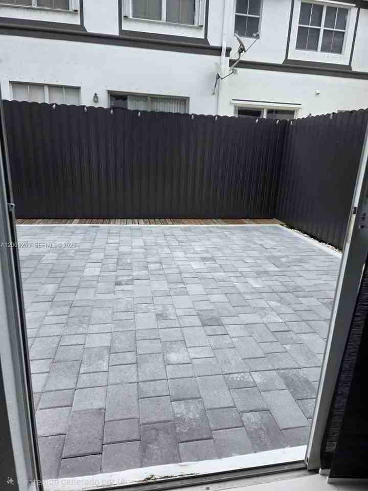 7841 Nw 116th Pl #0 - Photo 6 of 15
