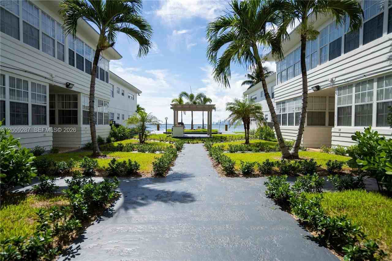 1940 Bay Dr #11 - Photo 2 of 29