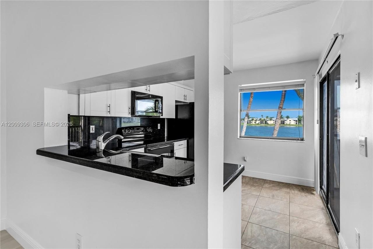 1403 S Liberty Ave #1403A - Photo 4 of 27