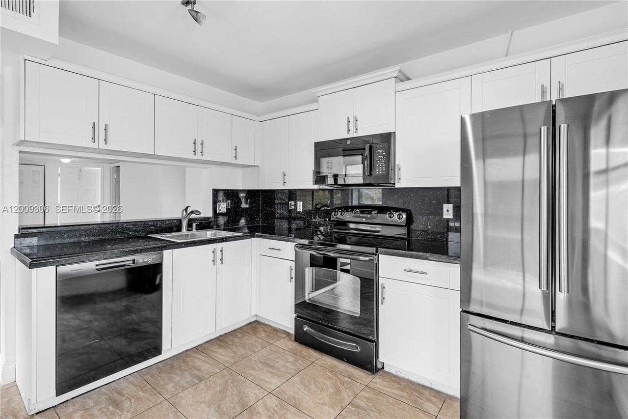 1403 S Liberty Ave #1403A - Photo 5 of 27
