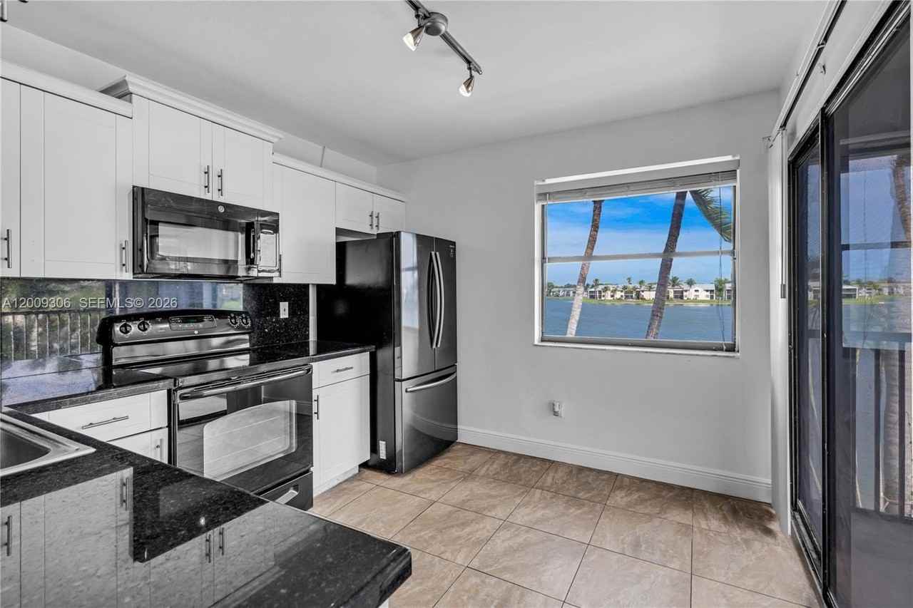 1403 S Liberty Ave #1403A - Photo 7 of 27