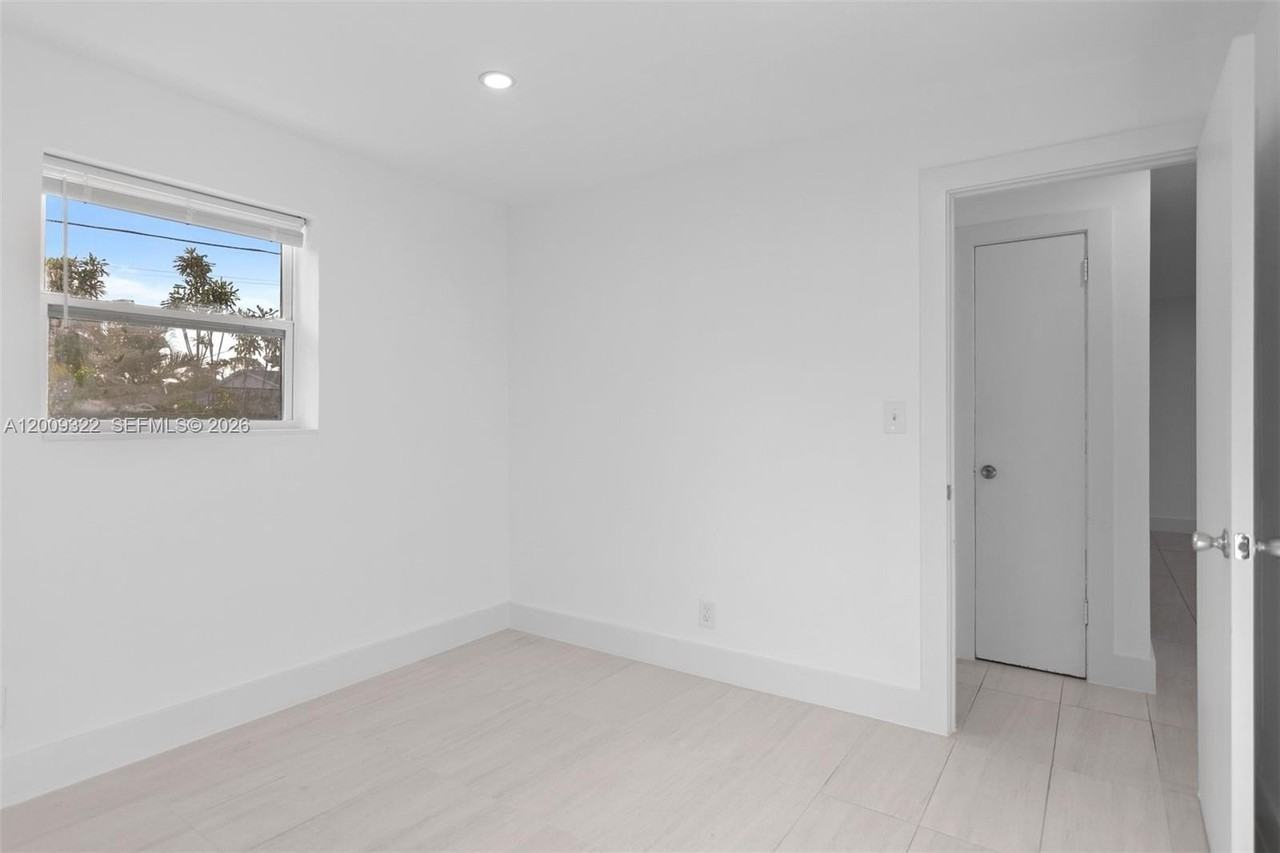 1481 Sw 49th Ave #1481 - Photo 5 of 20