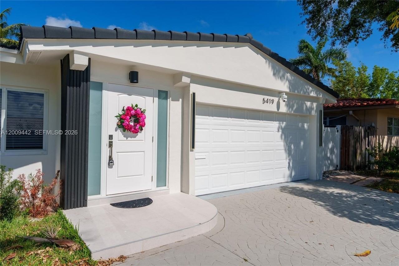 5419 Ne 22nd Ave - Photo 2 of 50