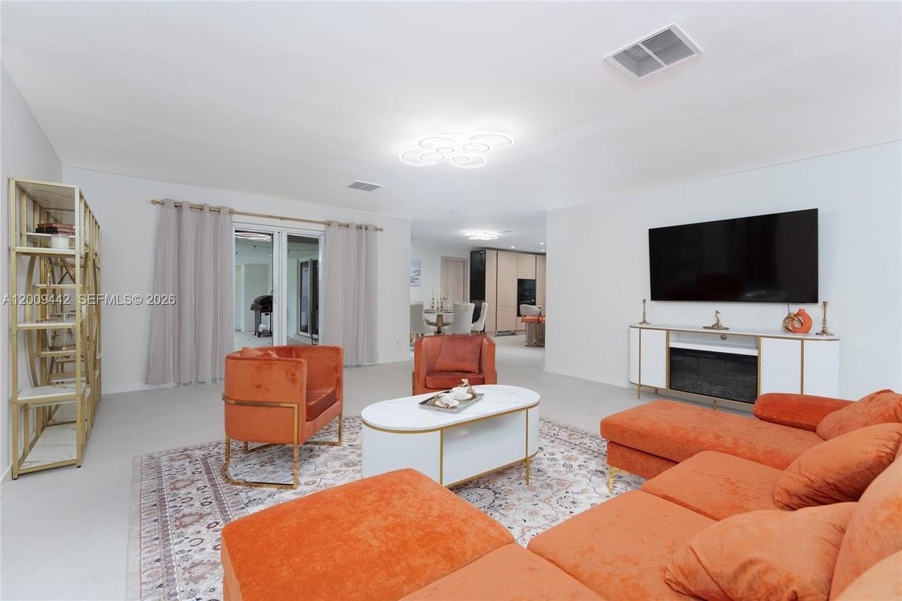 5419 Ne 22nd Ave - Photo 4 of 50