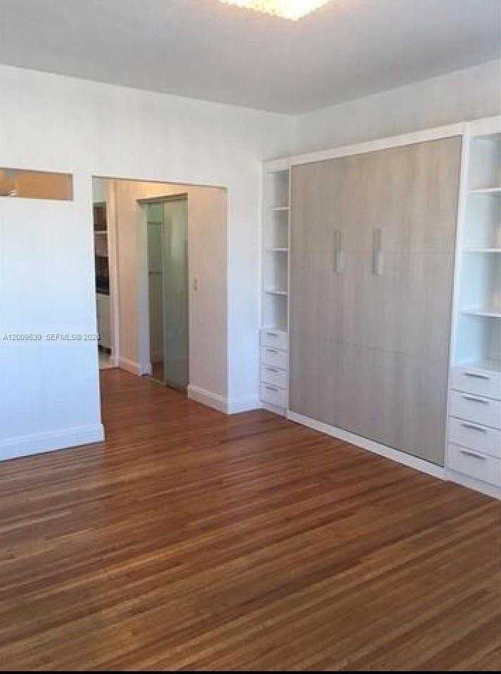 503 74th St #B3 - Photo 2 of 10