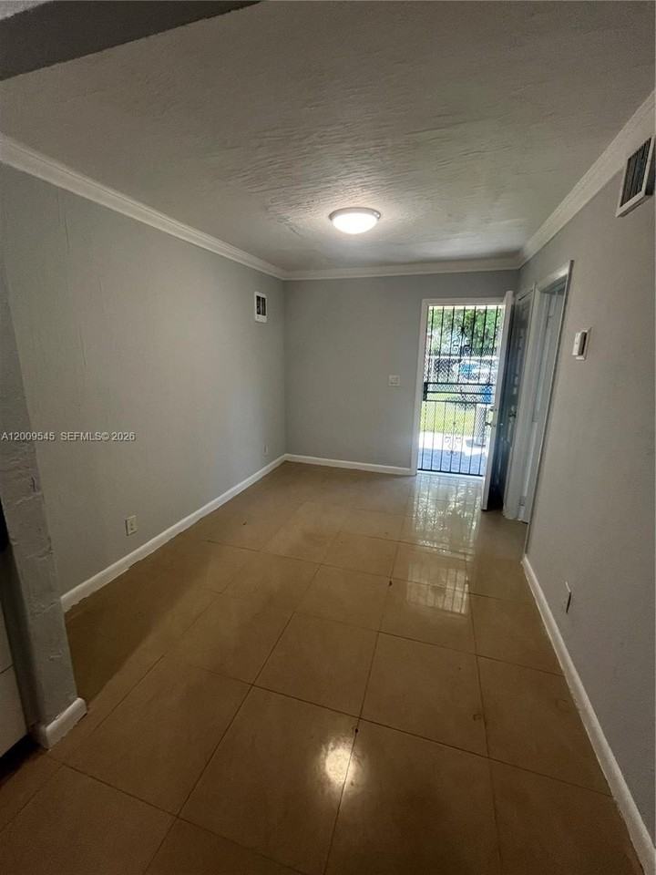 912 Nw 55th Ter #2 - Photo 2 of 13