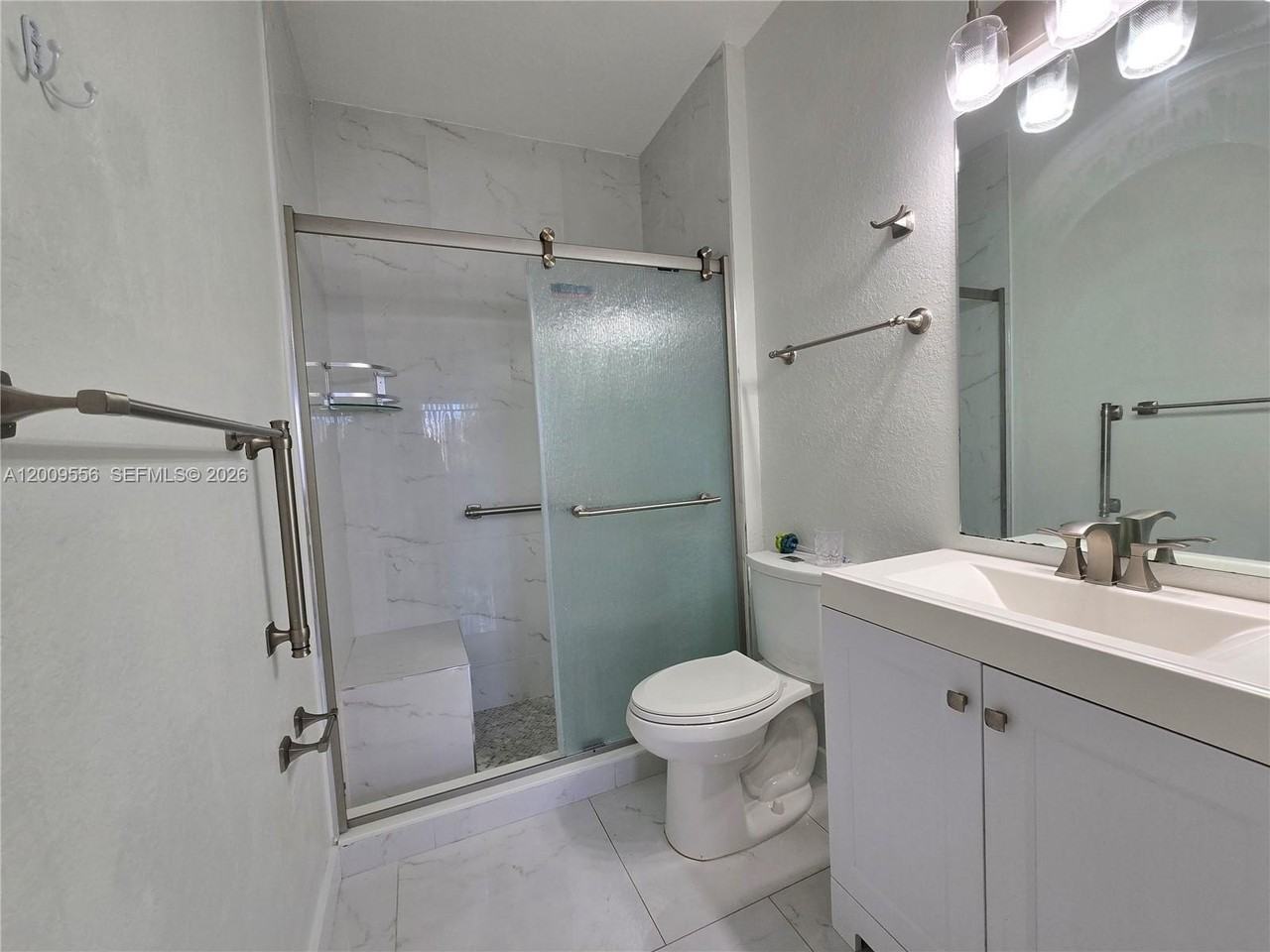 10924 Sw 182nd Ln - Photo 7 of 20