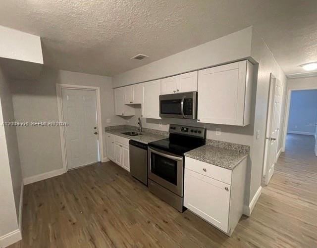 504 Rosland Dr #504 - Photo 2 of 9