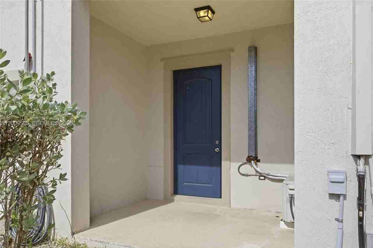 27057 Sw 140th Path #0 - Photo 2 of 19