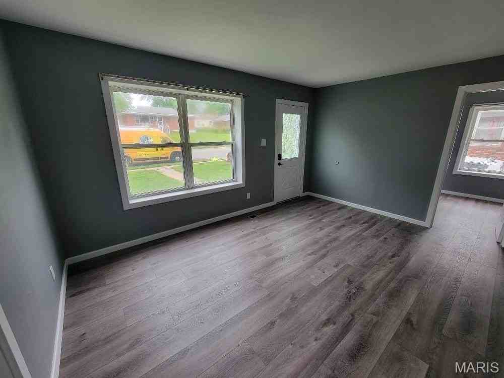 3571 Wright Ave - Photo 5 of 18