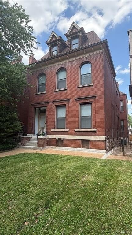 2035 Allen Ave
