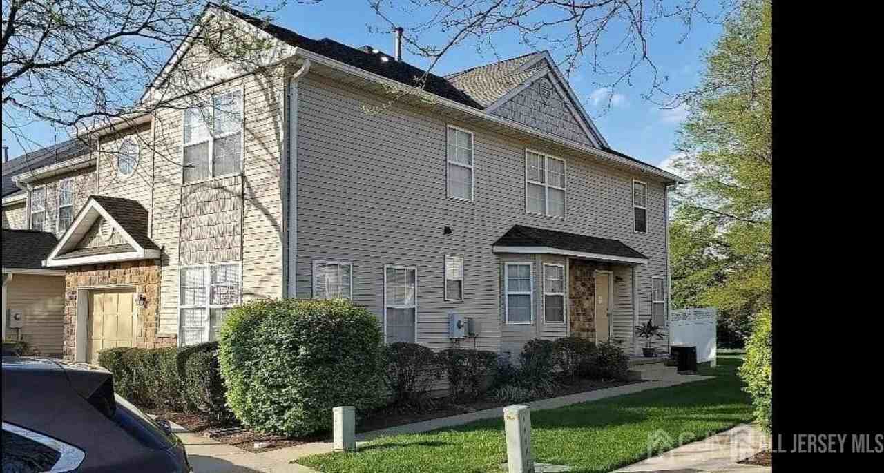405 Cobblestone Ct
