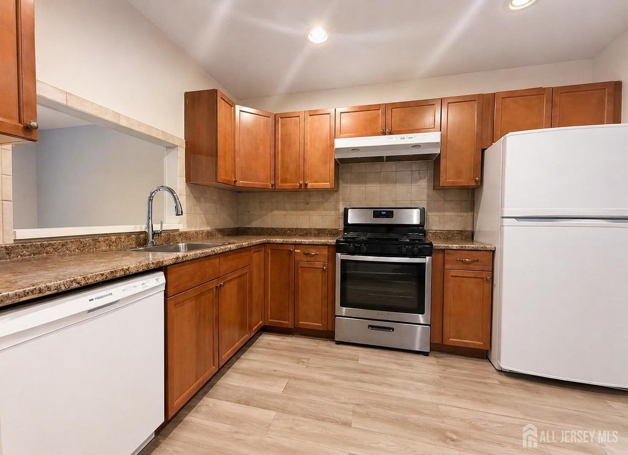 161 Applegate Ln - Photo 4 of 12