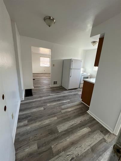 250 Basswood Ave #4 - Photo 4 of 9