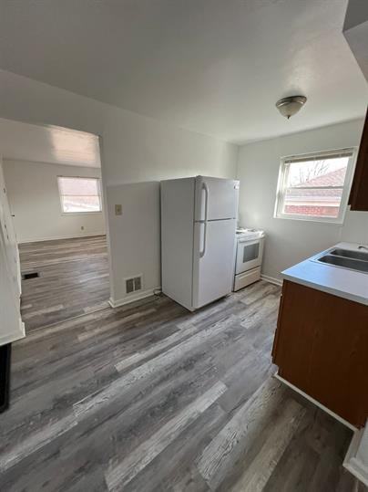 250 Basswood Ave #4 - Photo 6 of 9