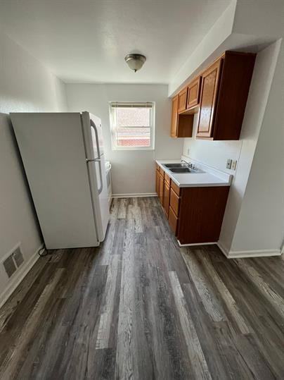 250 Basswood Ave #4 - Photo 7 of 9