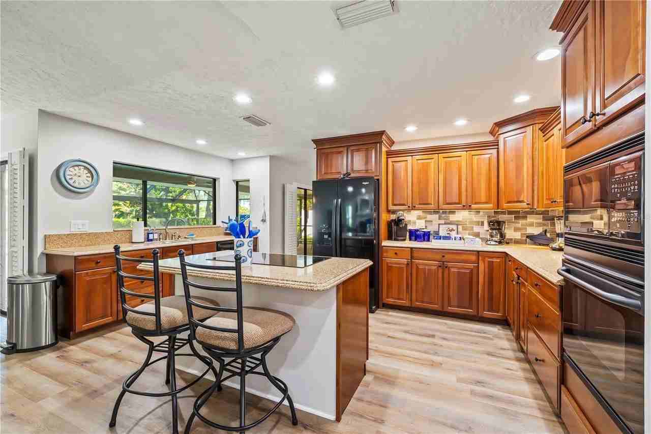 4125 Pinar Dr - Photo 5 of 32