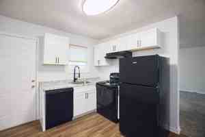 featured image of 1171 Woodland Ave Ne