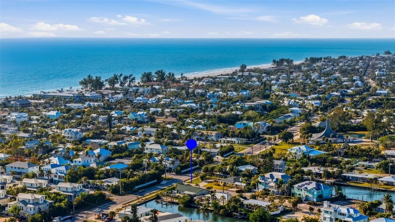 501 65th St - Photo 2 of 50