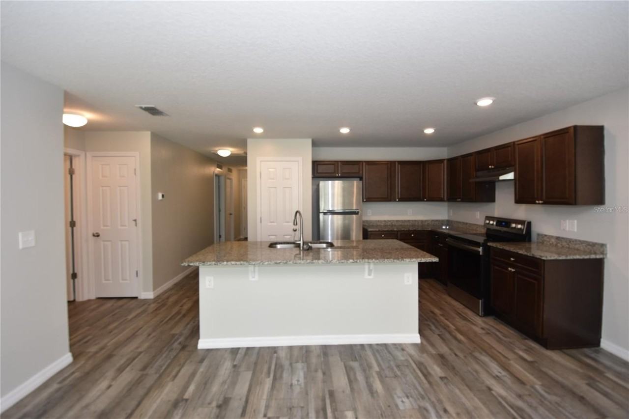 21 Seward Trl E #B - Photo 7 of 31