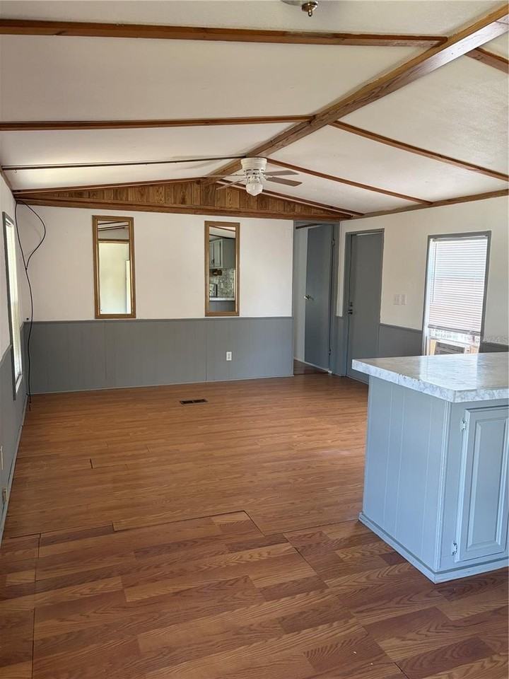 16819 Bay Ave - Photo 4 of 14