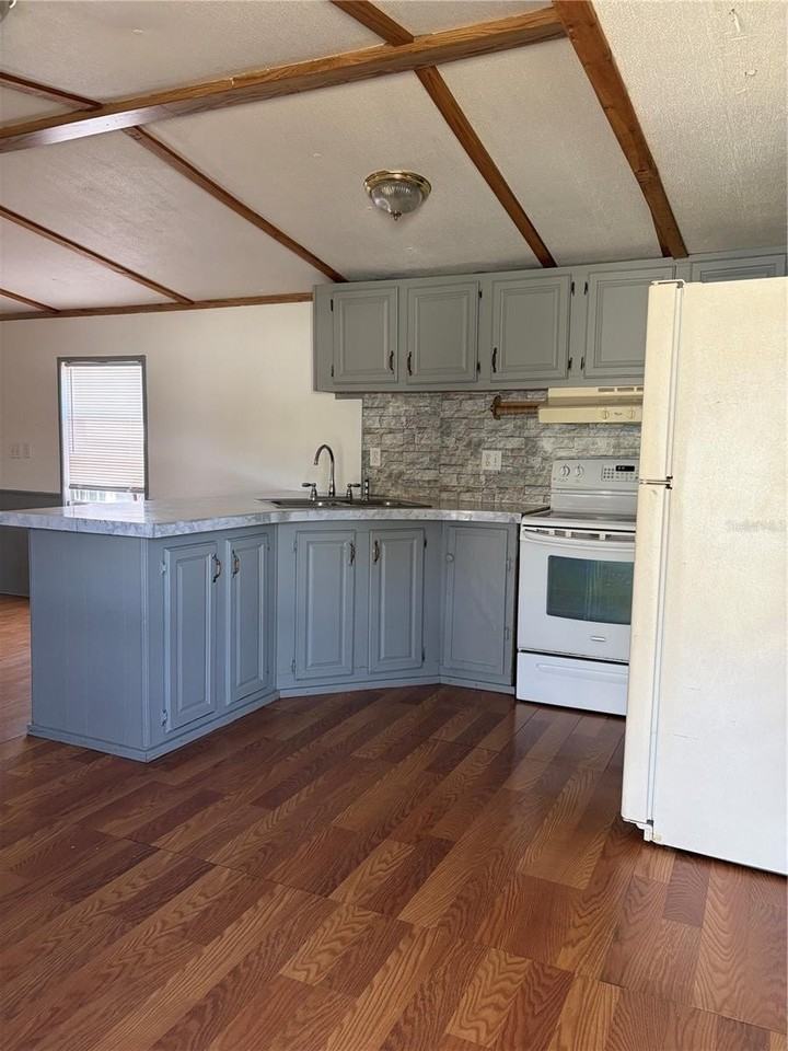 16819 Bay Ave - Photo 6 of 14
