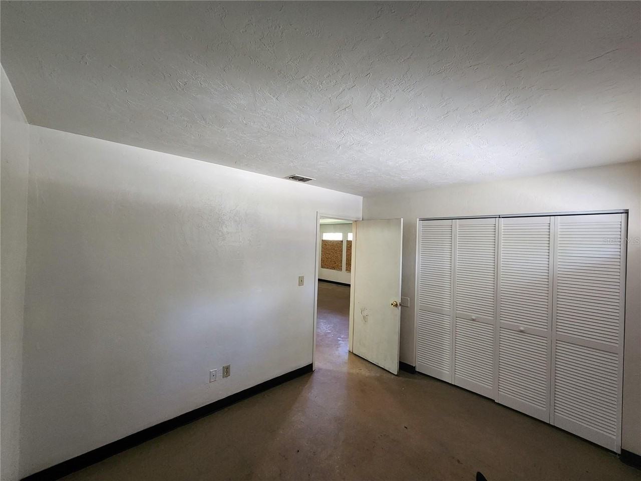 5817 Nw 23rd Ter #1 - Photo 6 of 9