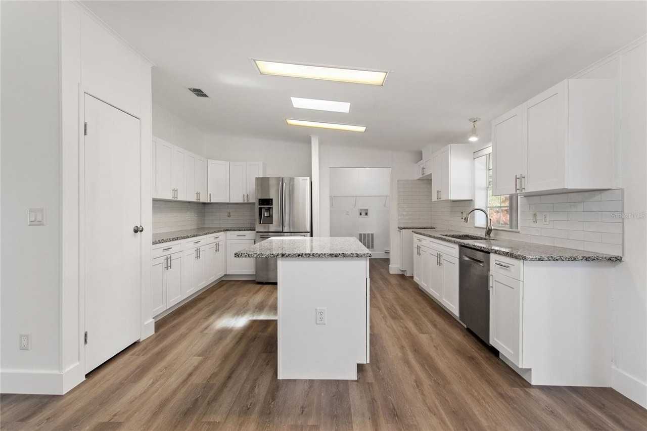 486 Lindsey Dr - Photo 6 of 43