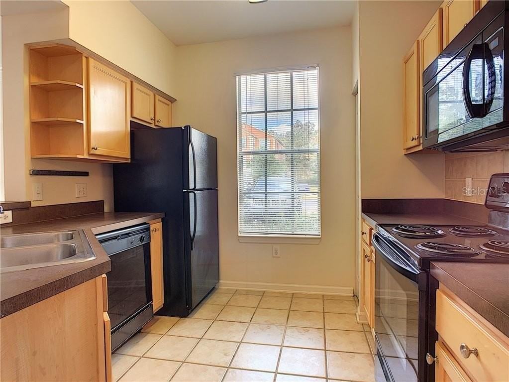 12824 Madison Pointe Cir #103 - Photo 6 of 27