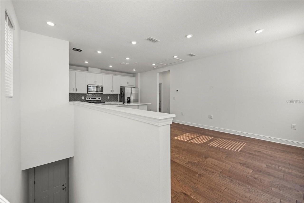10032 Hulse Aly - Photo 3 of 9
