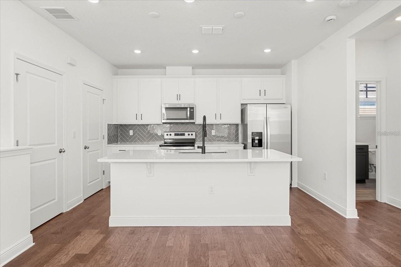 10032 Hulse Aly - Photo 5 of 9