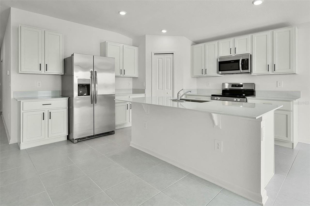 2711 Pioneer Trl - Photo 7 of 40