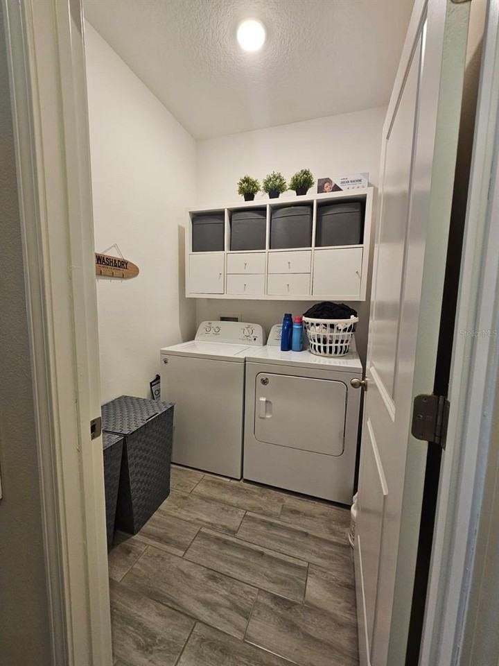 589 Disa Dr - Photo 6 of 13