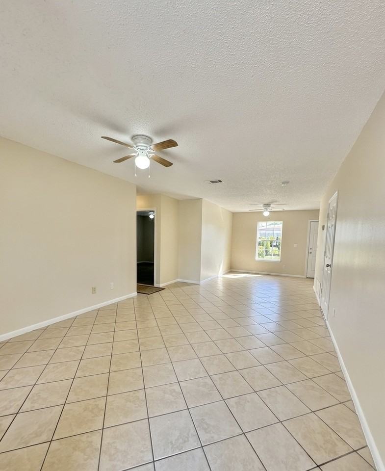 504 W Fairfield Dr #E1