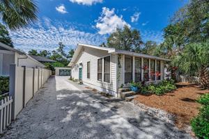 featured image of 525 Bay St