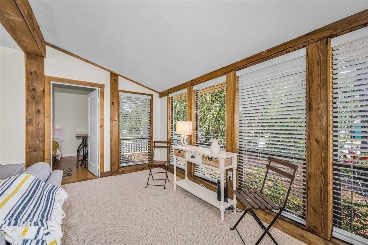525 Bay St - Photo 6 of 38