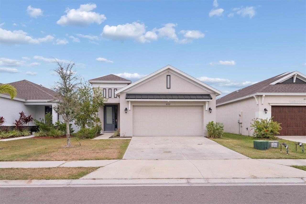 4352 Reisswood Loop - Photo 2 of 22