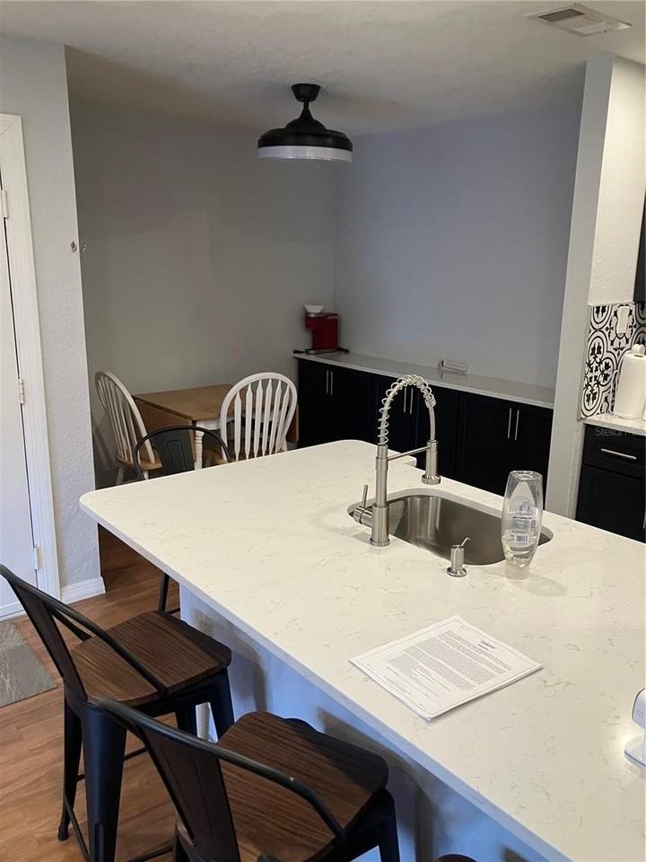 1400 Gandy Blvd N #703 - Photo 6 of 27