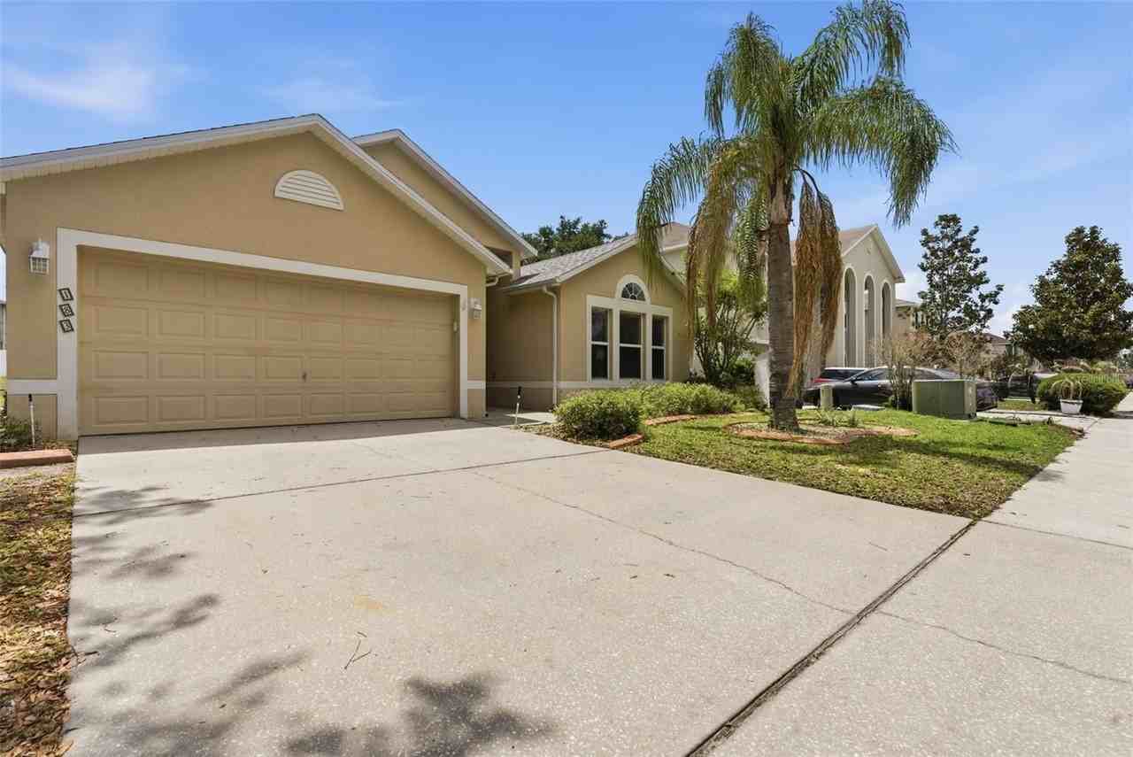 183 Jocelyn Dr - Photo 3 of 35