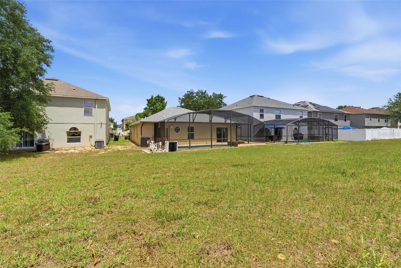 183 Jocelyn Dr - Photo 6 of 35