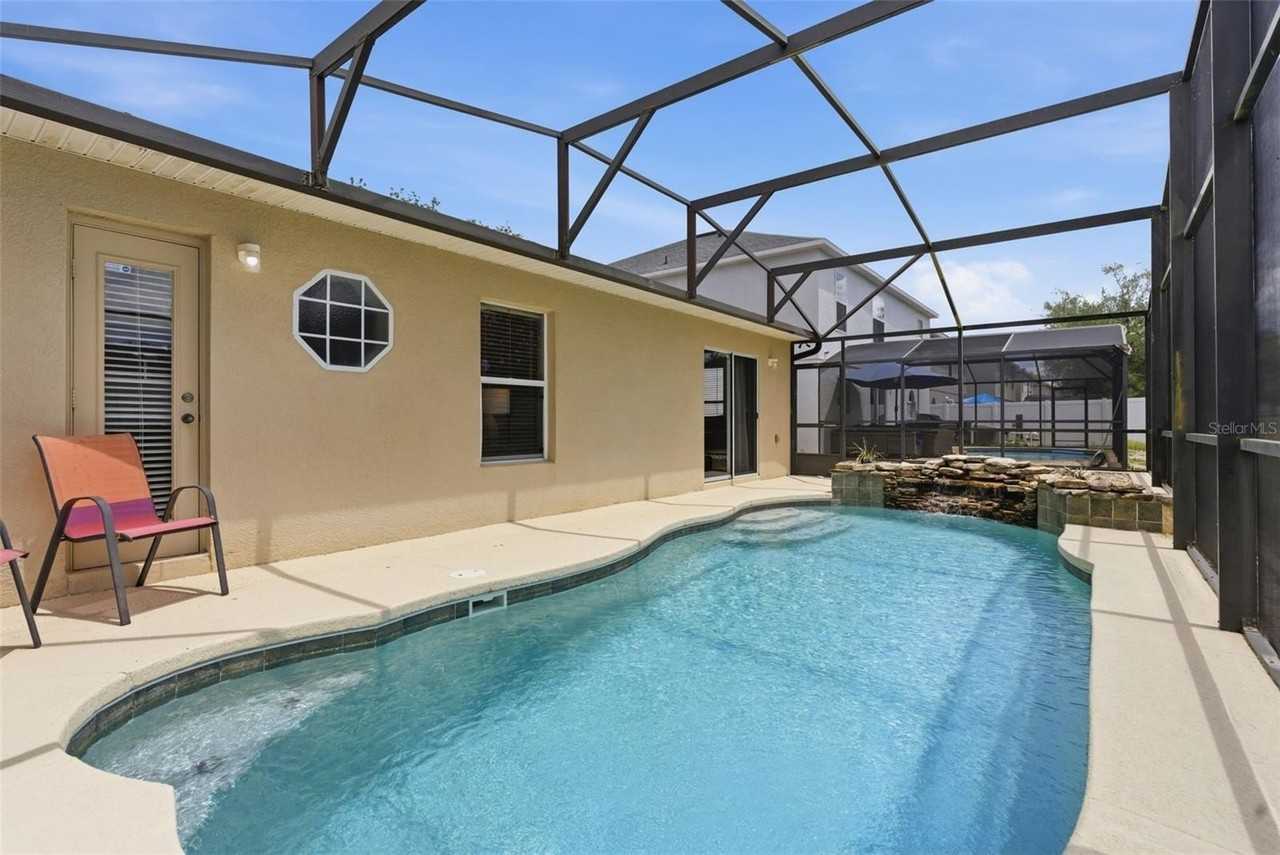 183 Jocelyn Dr - Photo 7 of 35