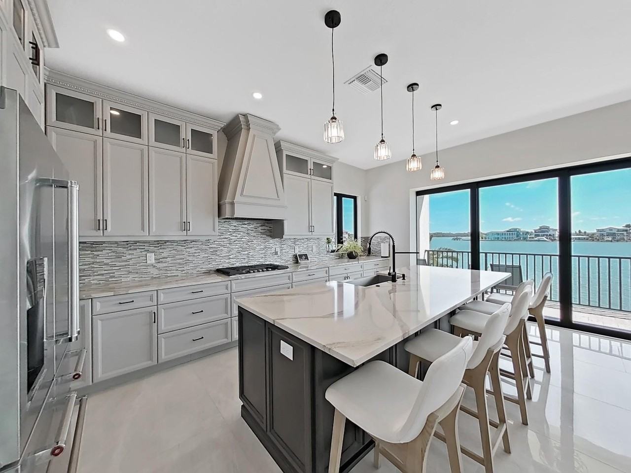 882 Bay Point Dr - Photo 3 of 50