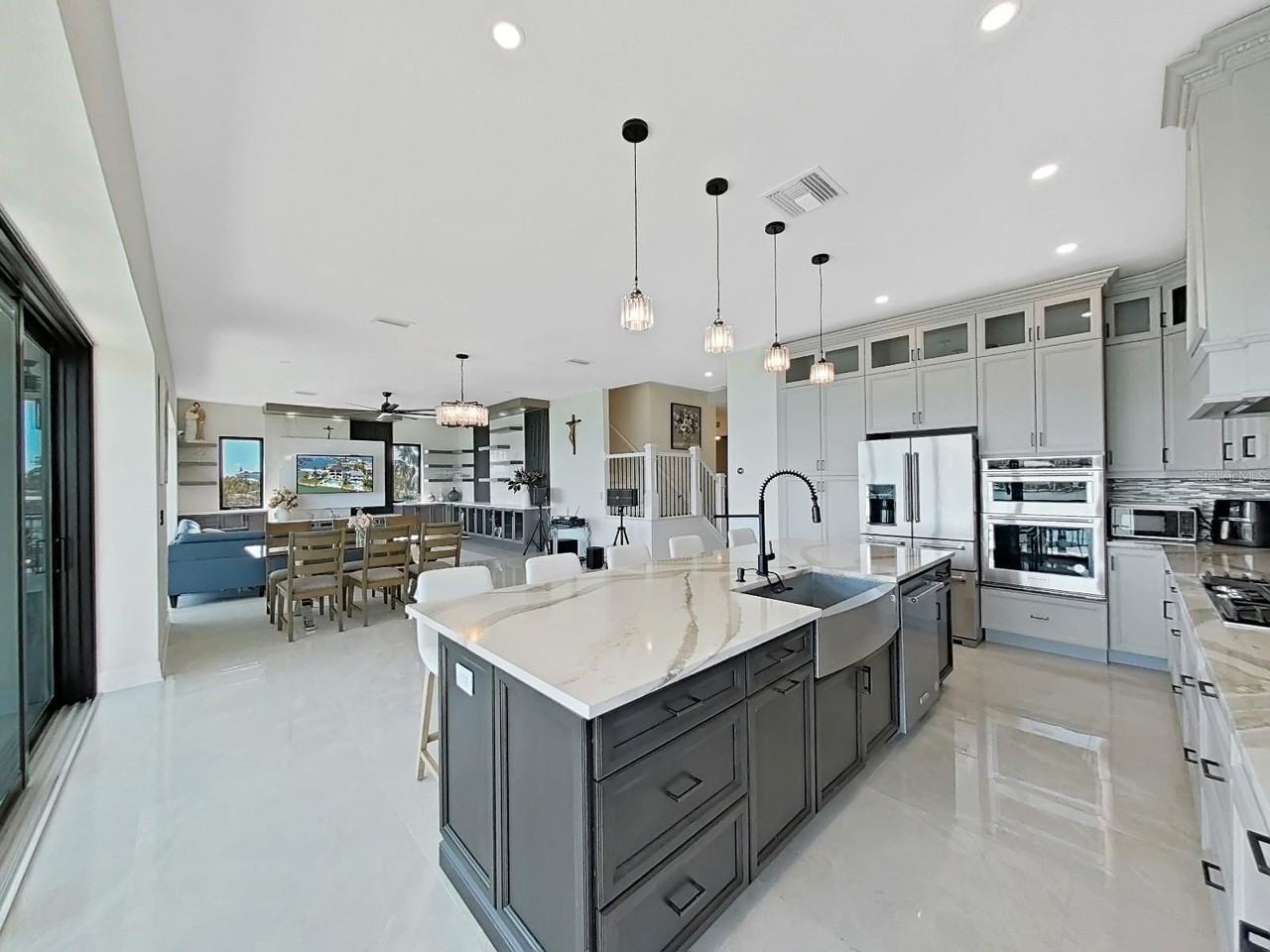 882 Bay Point Dr - Photo 6 of 50